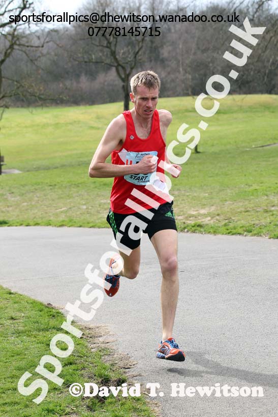 Carl Hardman (Salford) on the 7th leg of the senior mens 12 stage relay, 2014 Northern 12 and 6 Stage Relays, Heaton Park Manchester. Photo: David T. Hewitson/Sports for All Pics
